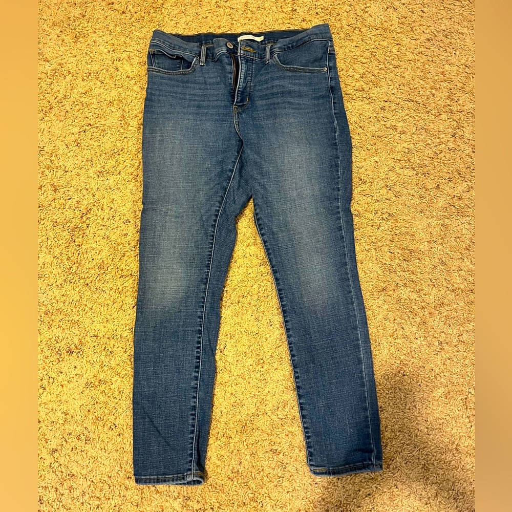LEVI’S Size 32 (311 Shaping Skinny)